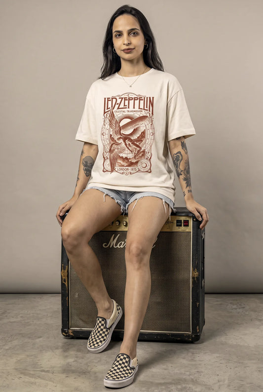 Camiseta Oversized Celestial Transmission London 1975 Feminina