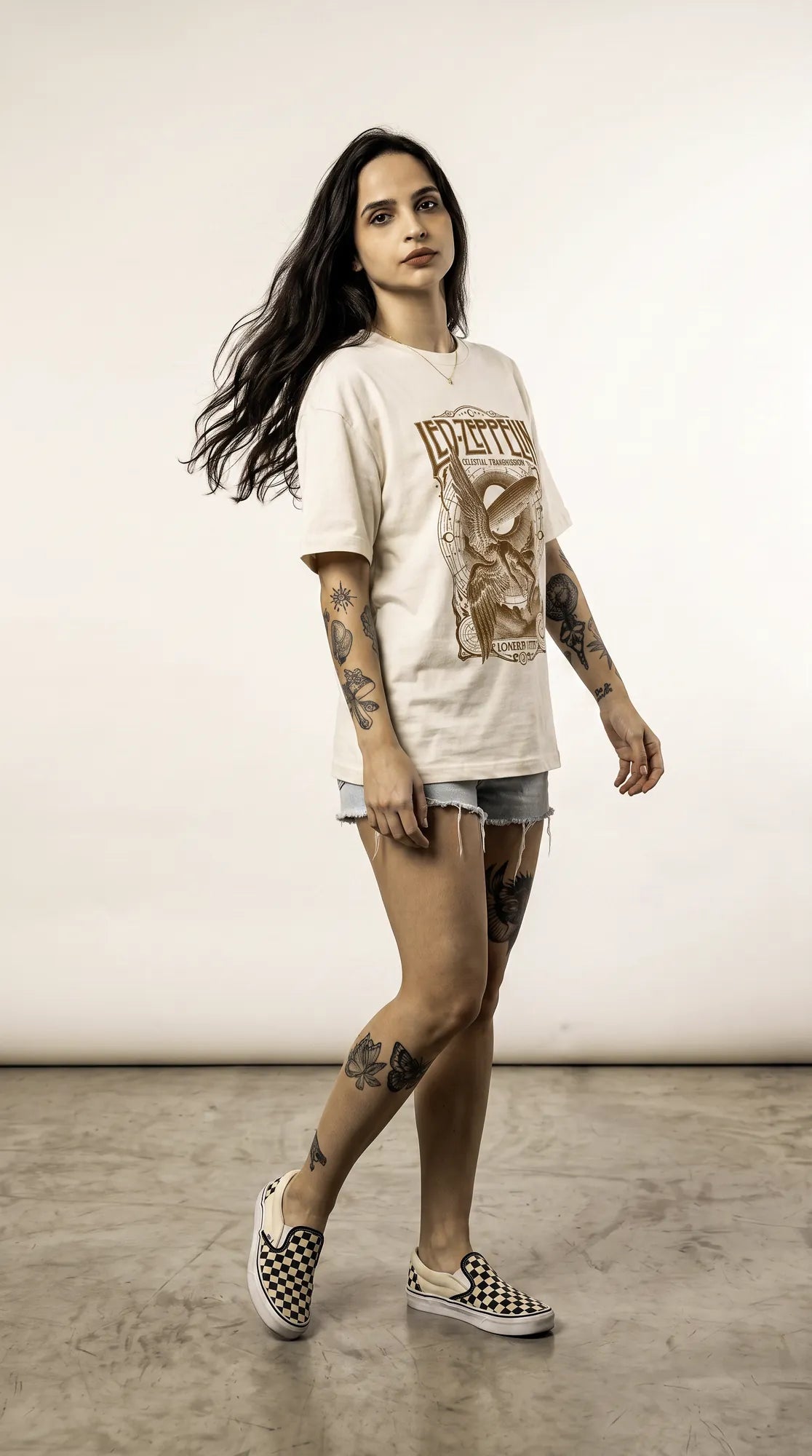 Camiseta Oversized Celestial Transmission London 1975 Feminina