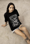 Camiseta Oversized Celestial Transmission · London 1975 Feminina Preto