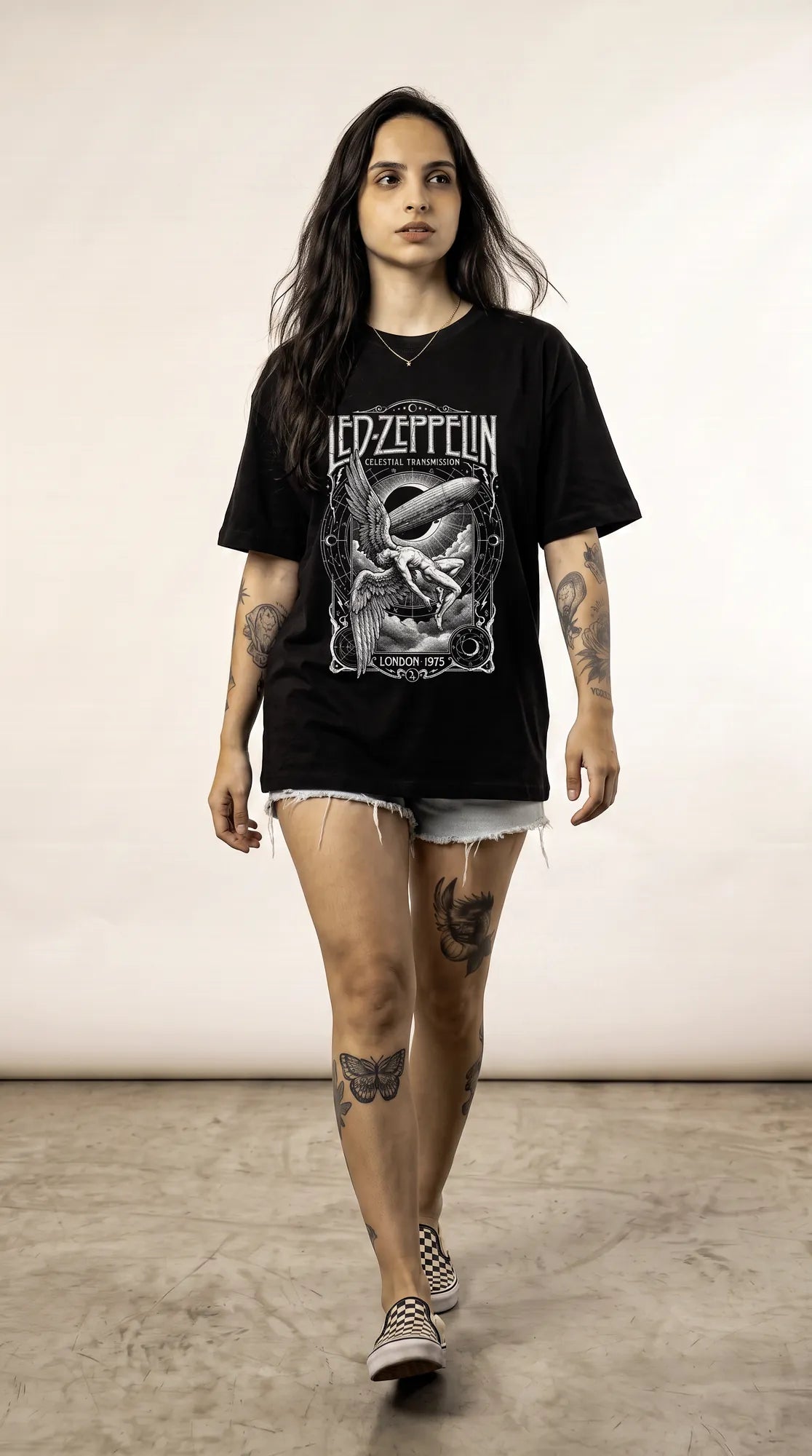 Camiseta Oversized Celestial Transmission London 1975 Feminina