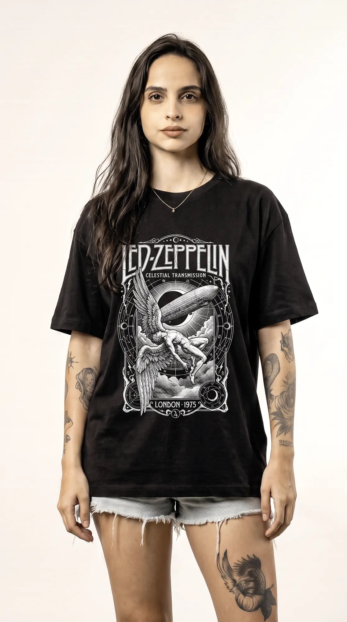 Camiseta Oversized Celestial Transmission London 1975 Feminina