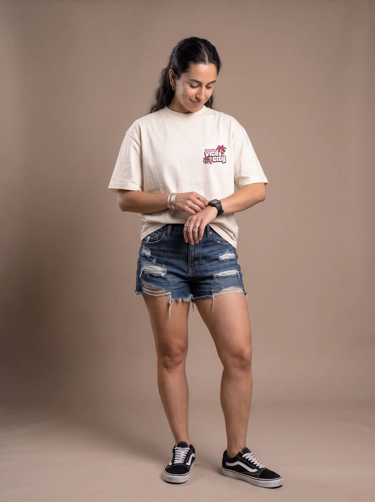 Camiseta Oversized Greetings from Vice City Leonida Feminina Off-White