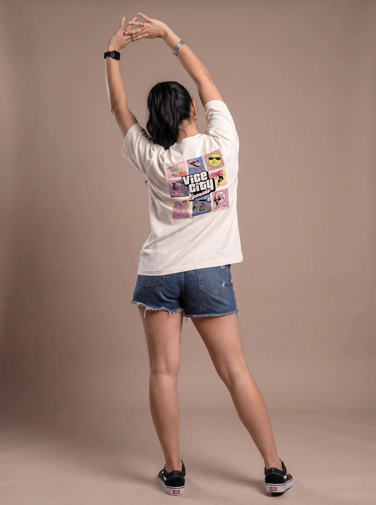 Camiseta Oversized Greetings from Vice City Leonida Feminina Off-White