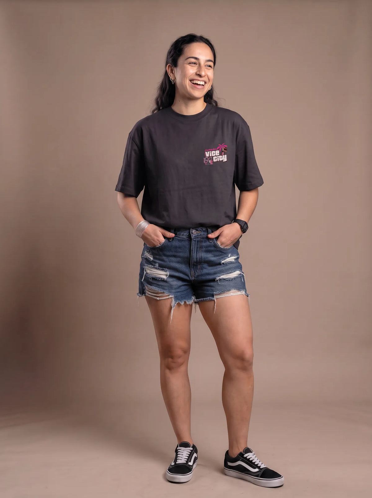 Camiseta Oversized Greetings from Vice City Leonida Feminina Preto