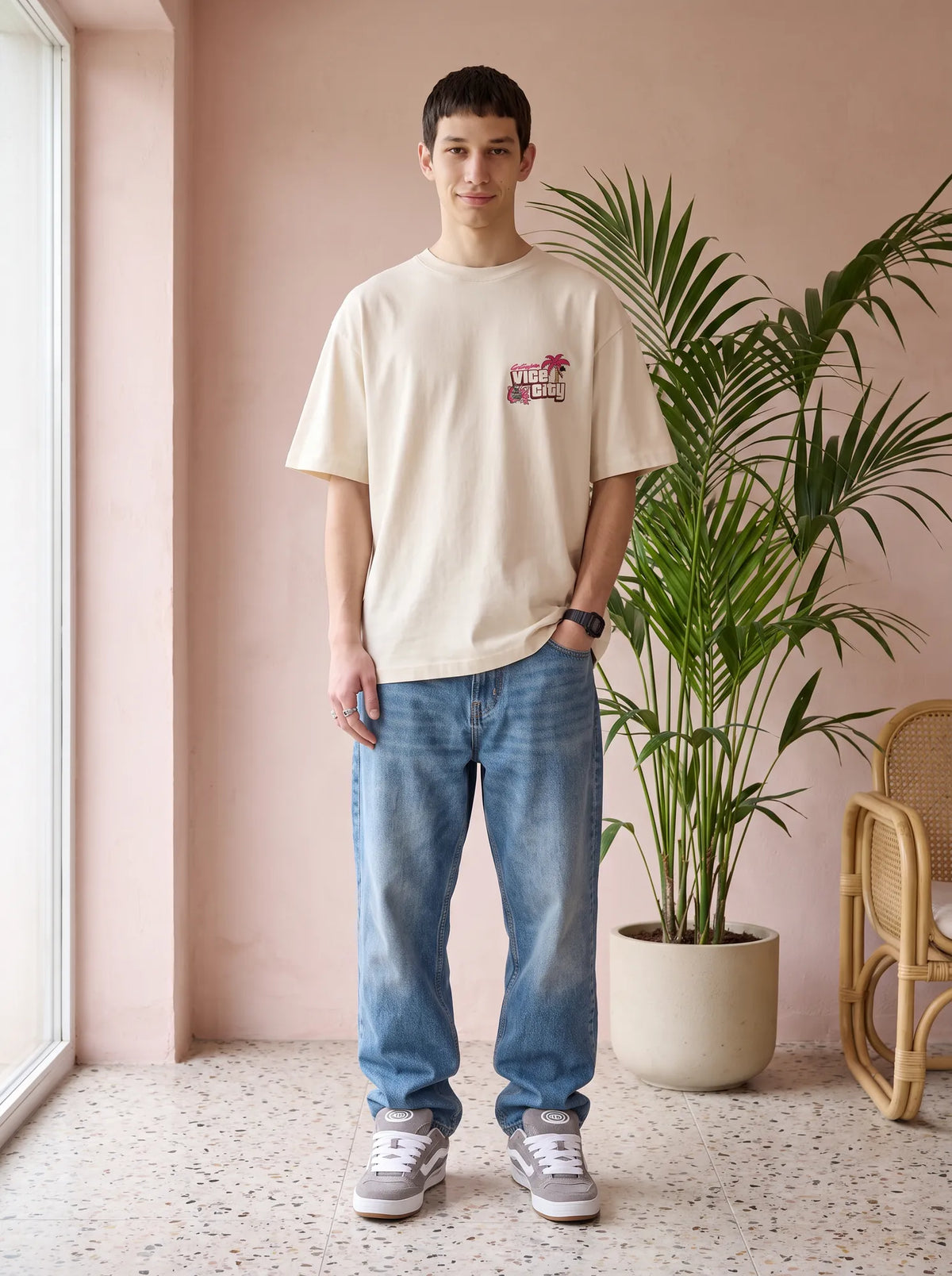 Camiseta Oversized Greetings from Vice City Leonida Masculina Off-White