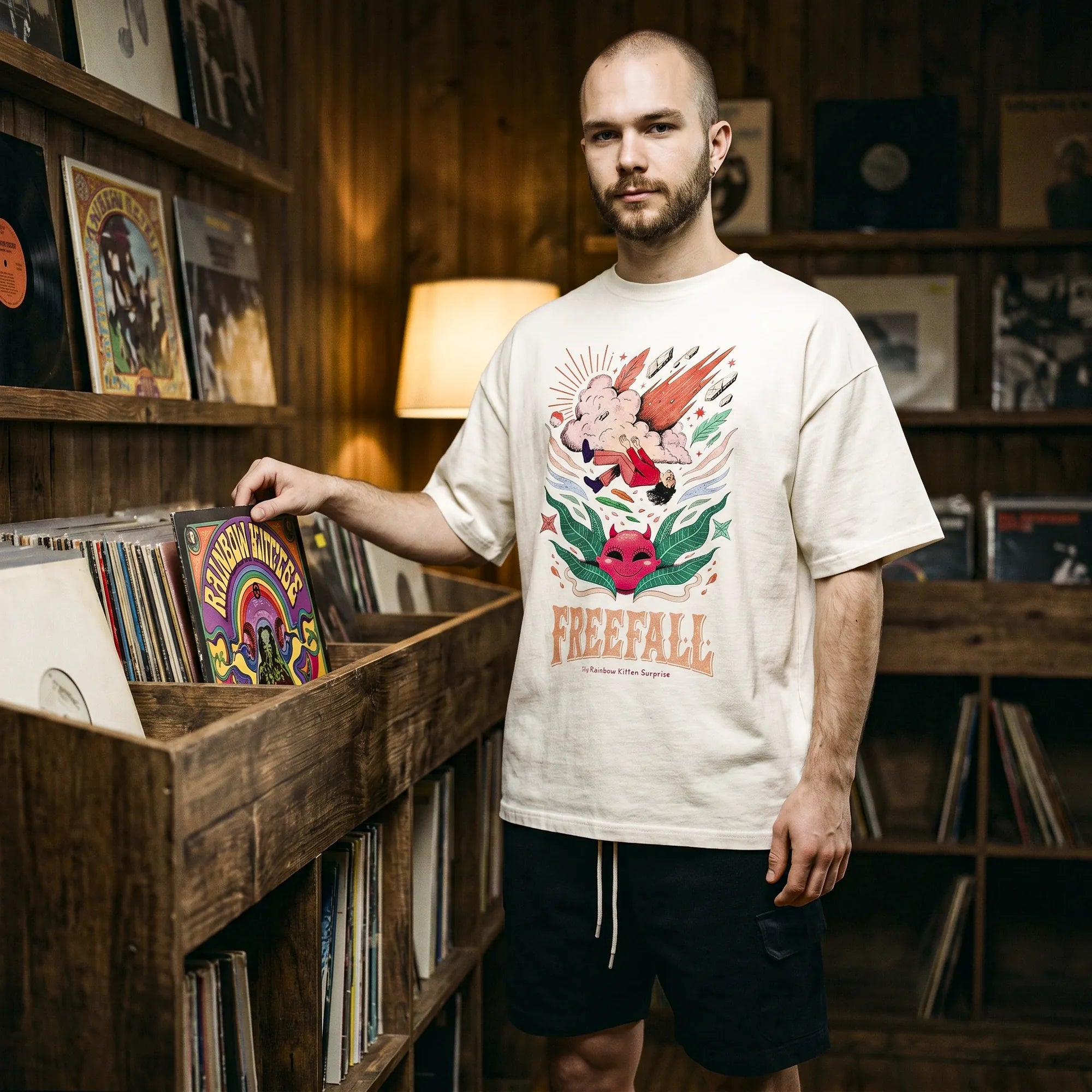 Camiseta Oversized It's Called Freefall — Rainbow Kitten Surprise Masculina Off-White
