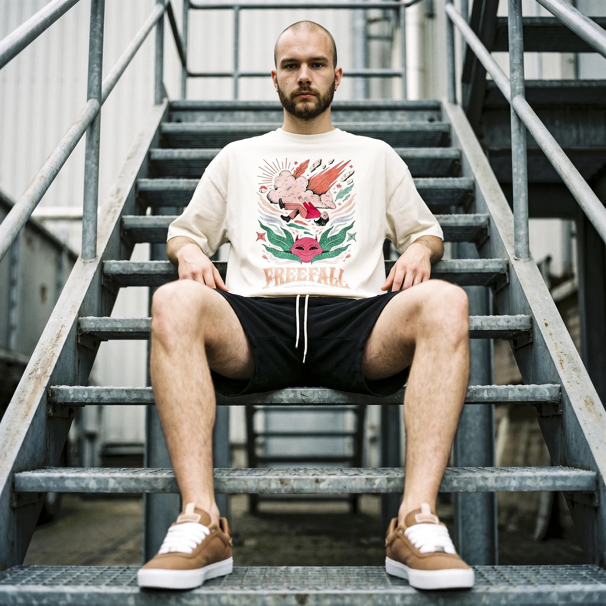 Camiseta Oversized It's Called Freefall — Rainbow Kitten Surprise Masculina Off-White
