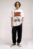 Camiseta Oversized Loucos Abrem Caminhos Masculina Off-White
