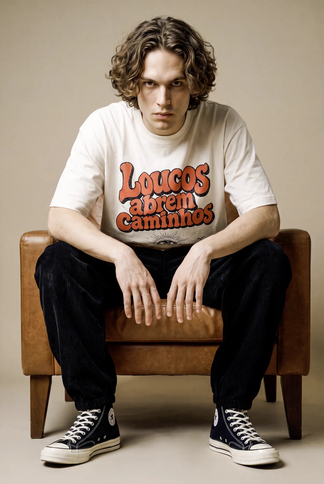 Camiseta Oversized Loucos Abrem Caminhos Masculina Off-White