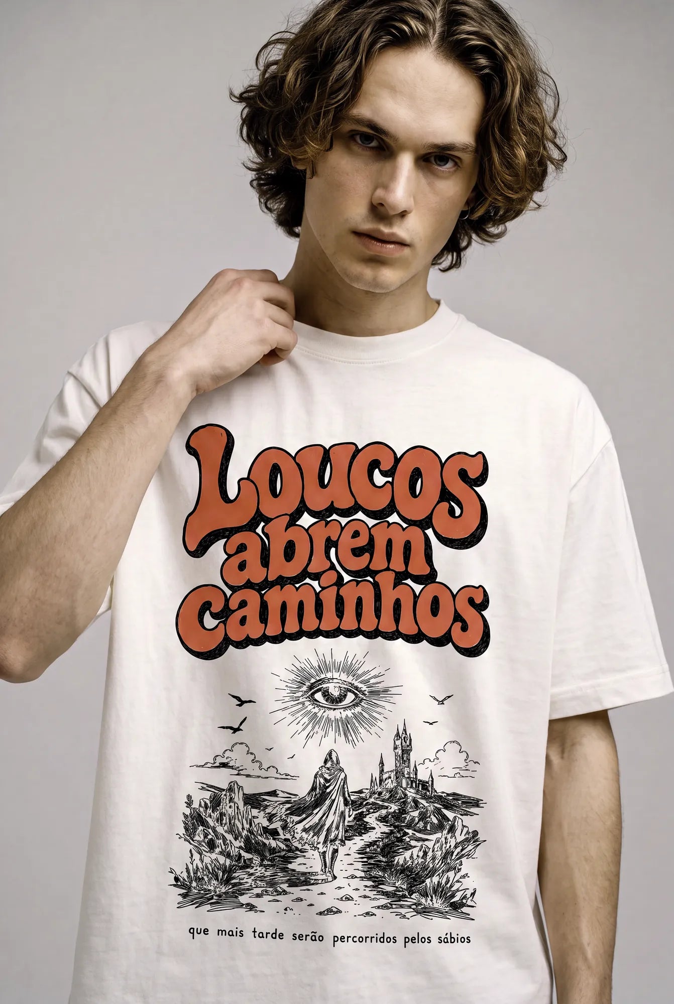 Camiseta Oversized Loucos Abrem Caminhos Masculina Off-White