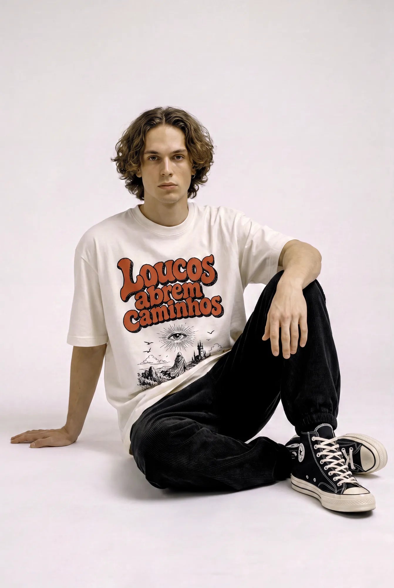 Camiseta Oversized Loucos Abrem Caminhos Masculina Off-White
