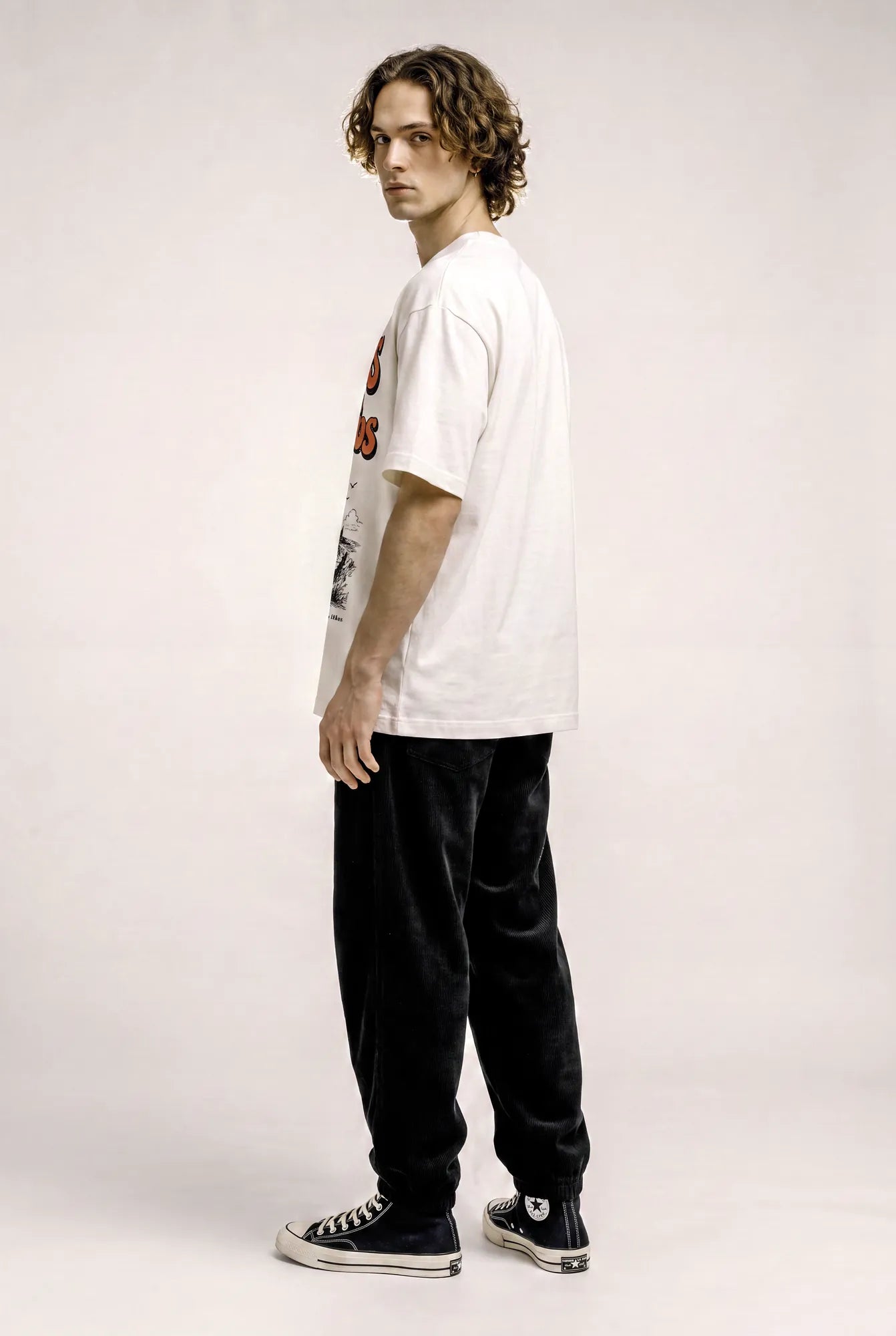 Camiseta Oversized Loucos Abrem Caminhos Masculina Off-White