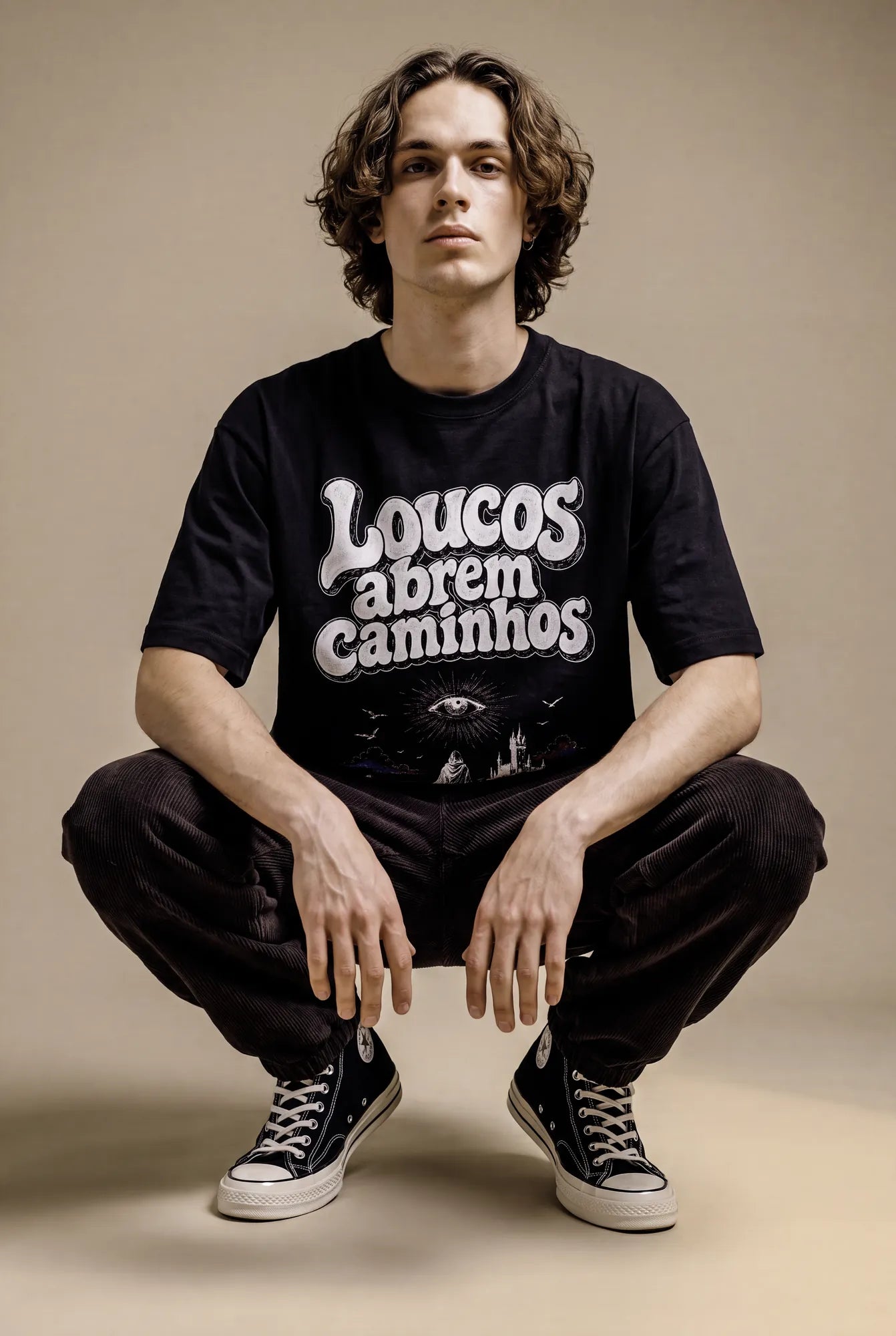Camiseta Oversized Loucos Abrem Caminhos Masculina Preto
