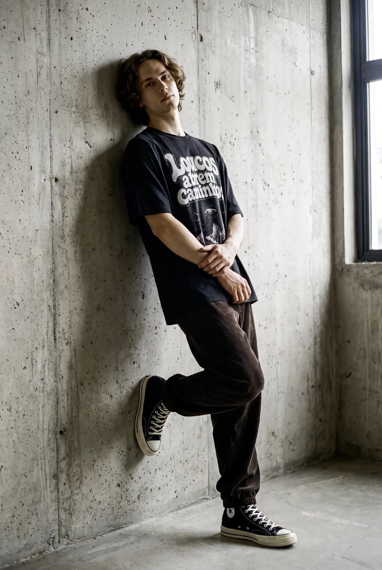 Camiseta Oversized Loucos Abrem Caminhos Masculina Preto