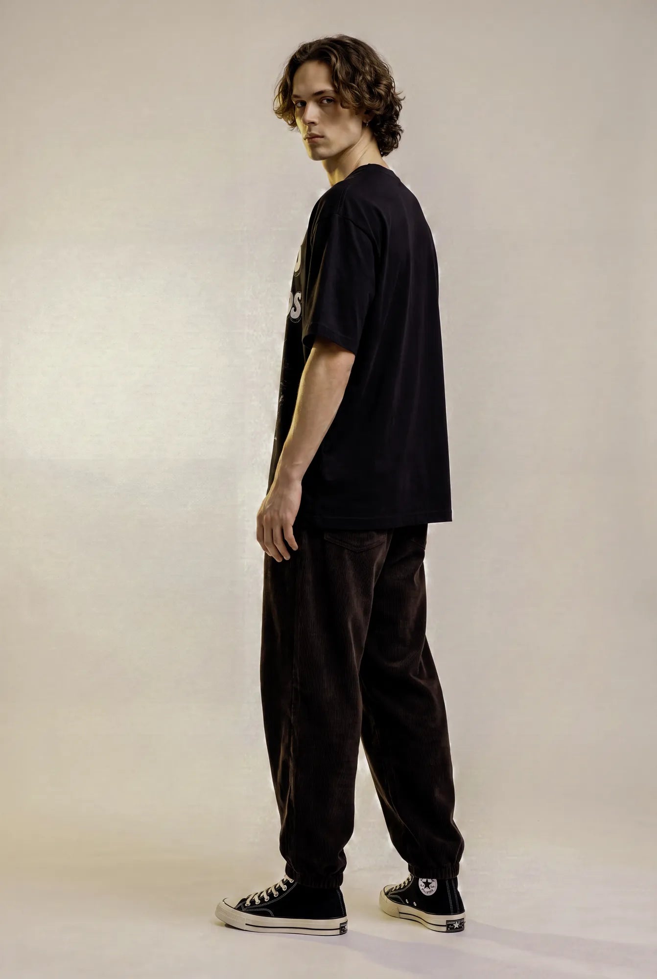 Camiseta Oversized Loucos Abrem Caminhos Masculina Preto