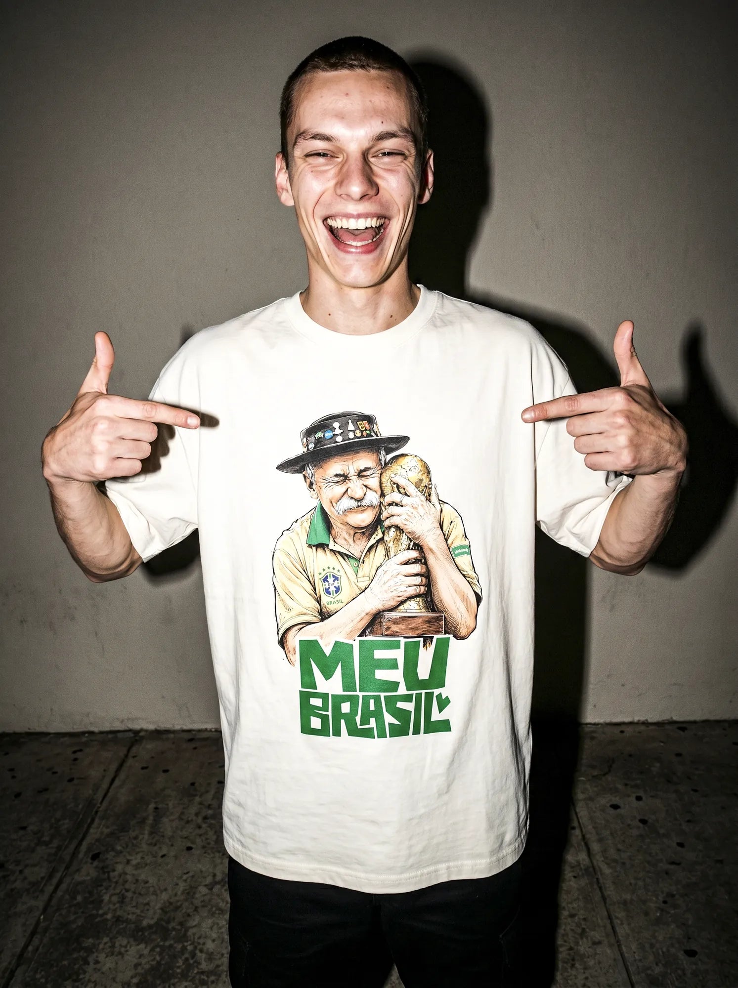 Camiseta Oversized Meu Brasil Masculina Off-White