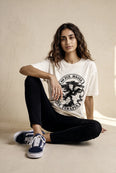 Camiseta Oversized No Fue Magia, Fue Terapia Feminina Off-White