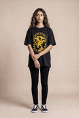 Camiseta Oversized No Fue Magia, Fue Terapia Feminina Preto