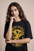 Camiseta Oversized No Fue Magia, Fue Terapia Feminina Preto