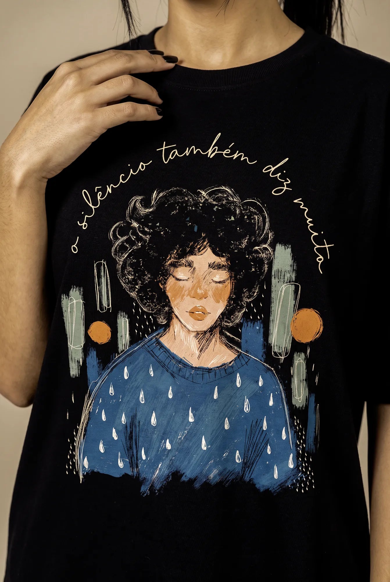 Camiseta Oversized O Silêncio Também Diz Muito Feminina Preto