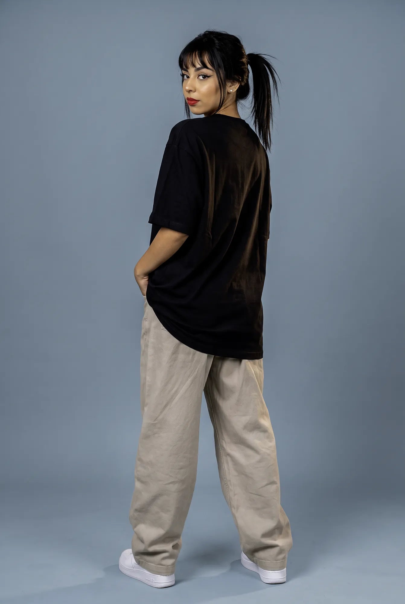Camiseta Oversized O Silêncio Também Diz Muito Feminina Preto