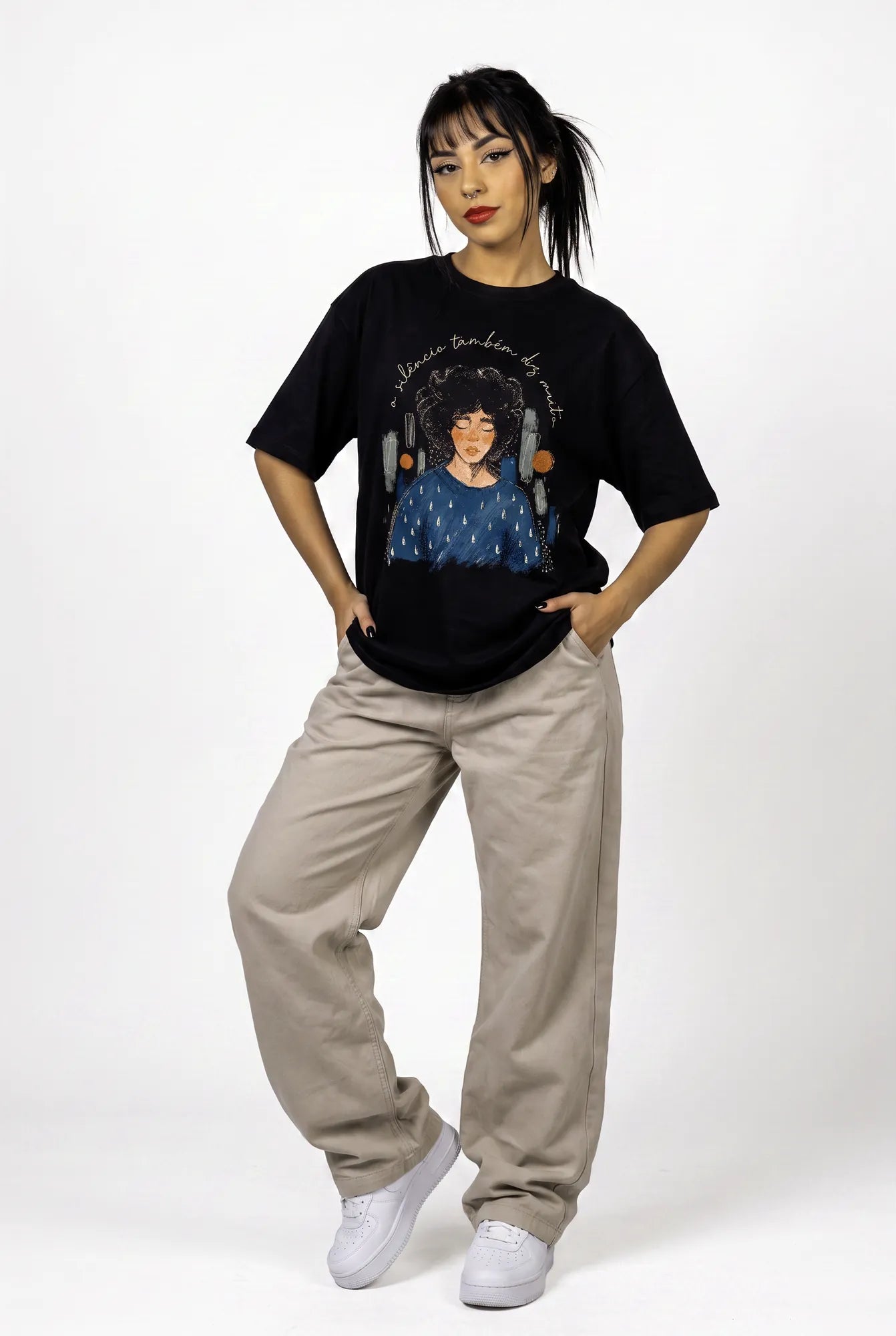 Camiseta Oversized O Silêncio Também Diz Muito Feminina Preto