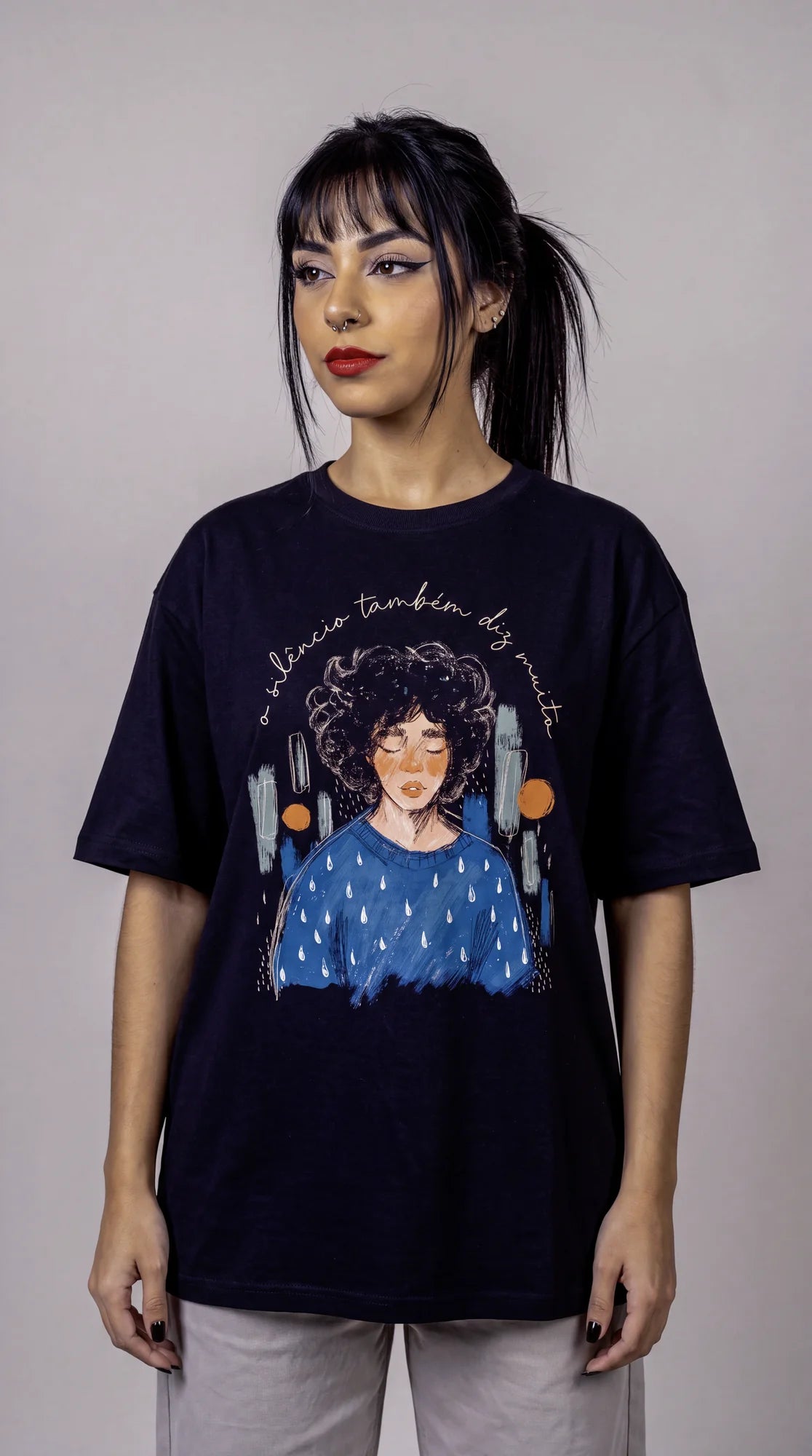 Camiseta Oversized O Silêncio Também Diz Muito - Feminina