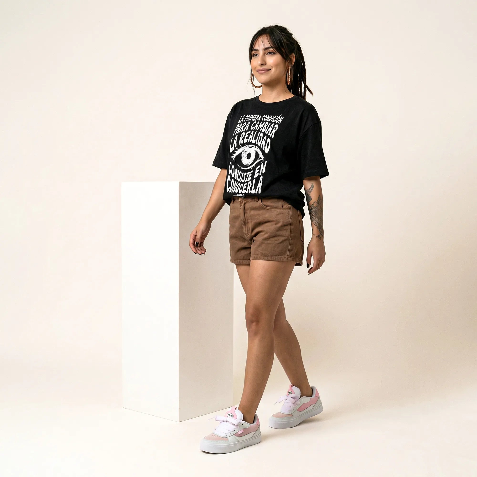 Camiseta Oversized Para Cambiar la Realidad Feminina Preto