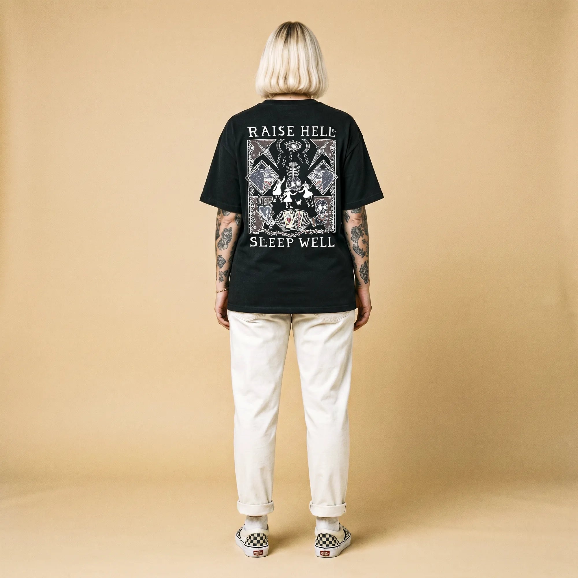 Camiseta Oversized Raise Hell Sleep Well Feminina Preto