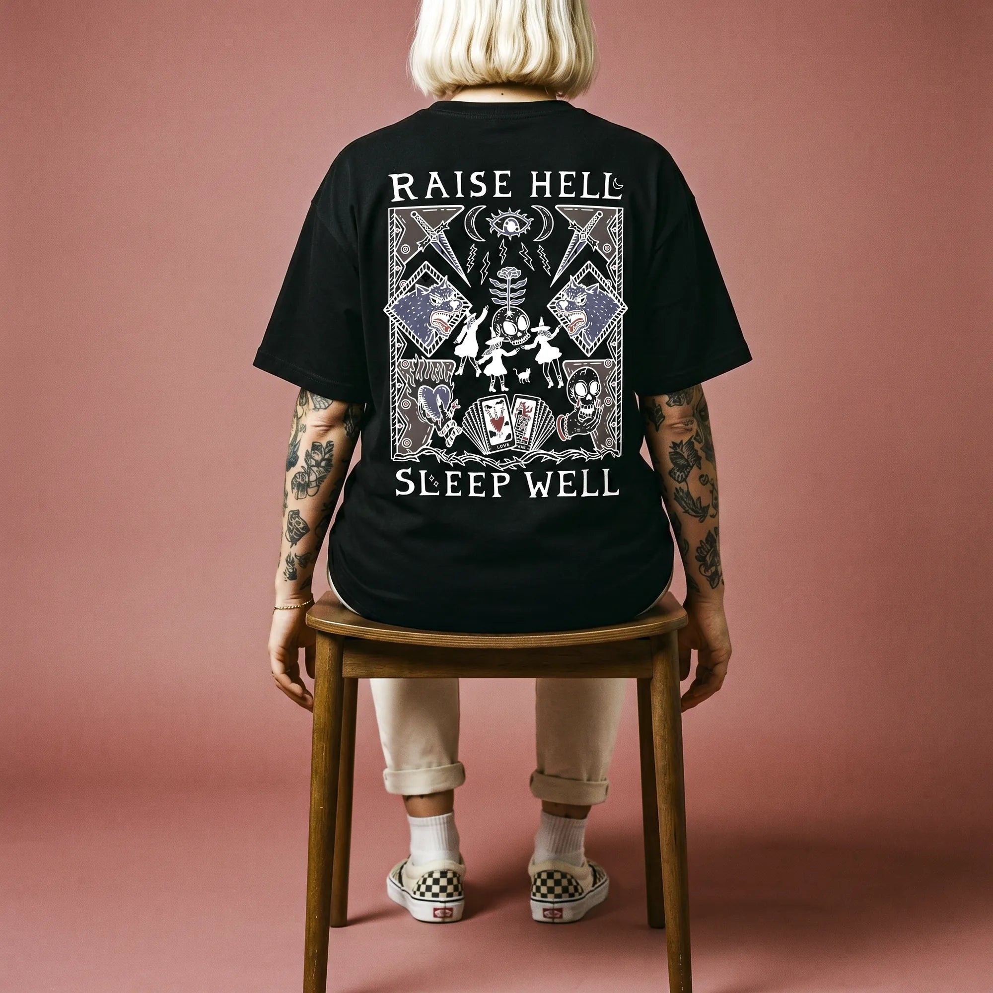 Camiseta Oversized Raise Hell Sleep Well Feminina Preto