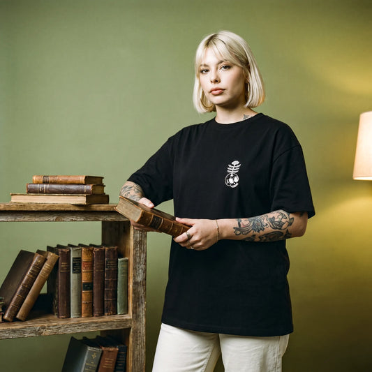 Camiseta Oversized Raise Hell Sleep Well Feminina Preto