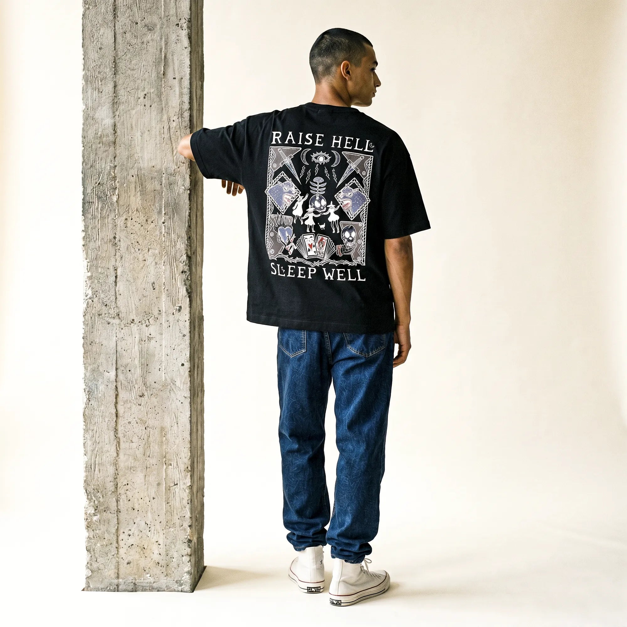 Camiseta Oversized Raise Hell Sleep Well Masculina Preto