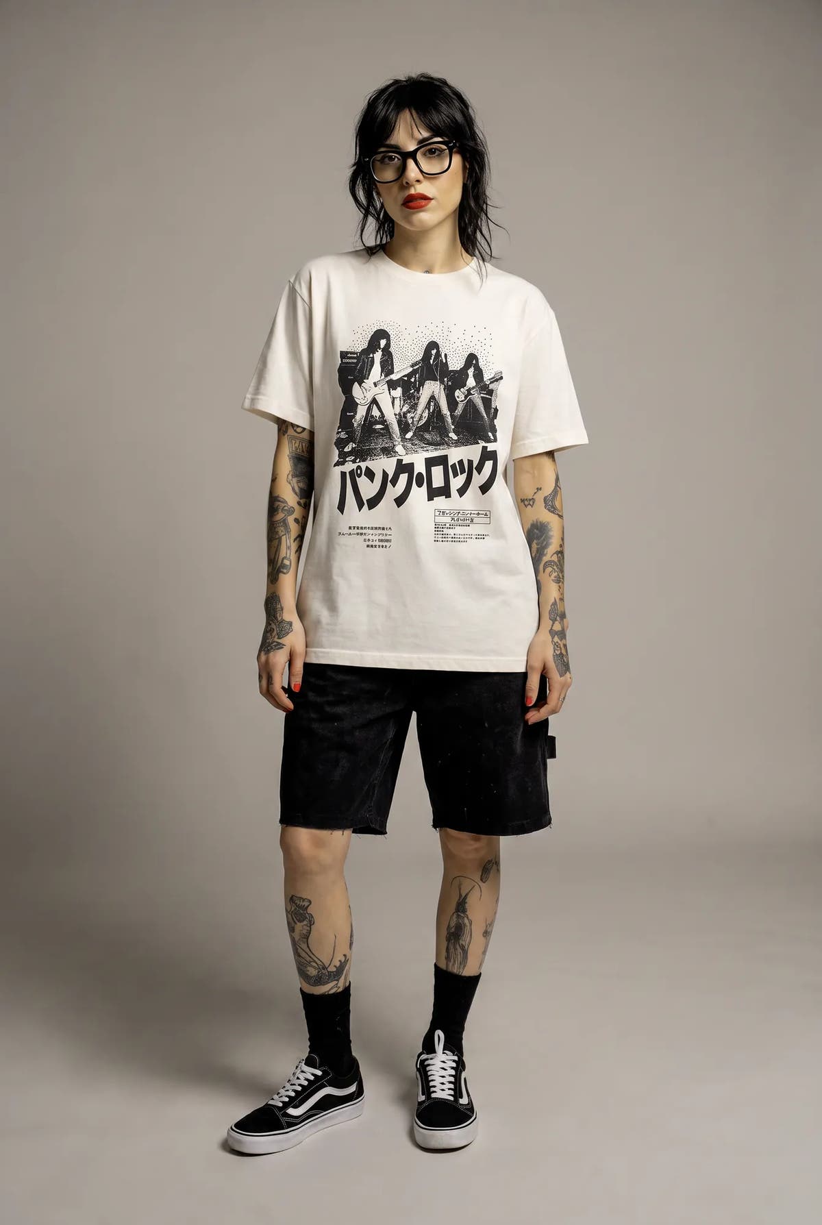 Camiseta Oversized Ramones Feminina Off-White