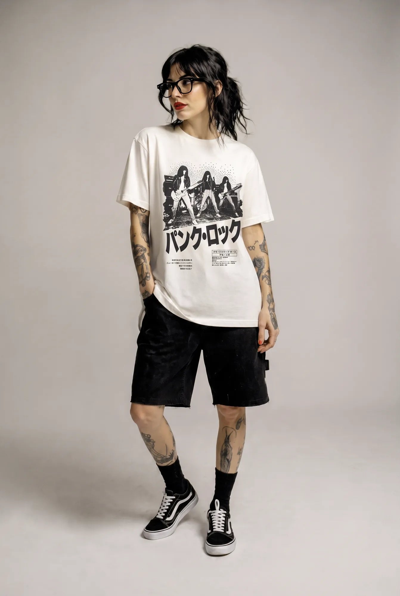 Camiseta Oversized Ramones Feminina Off-White
