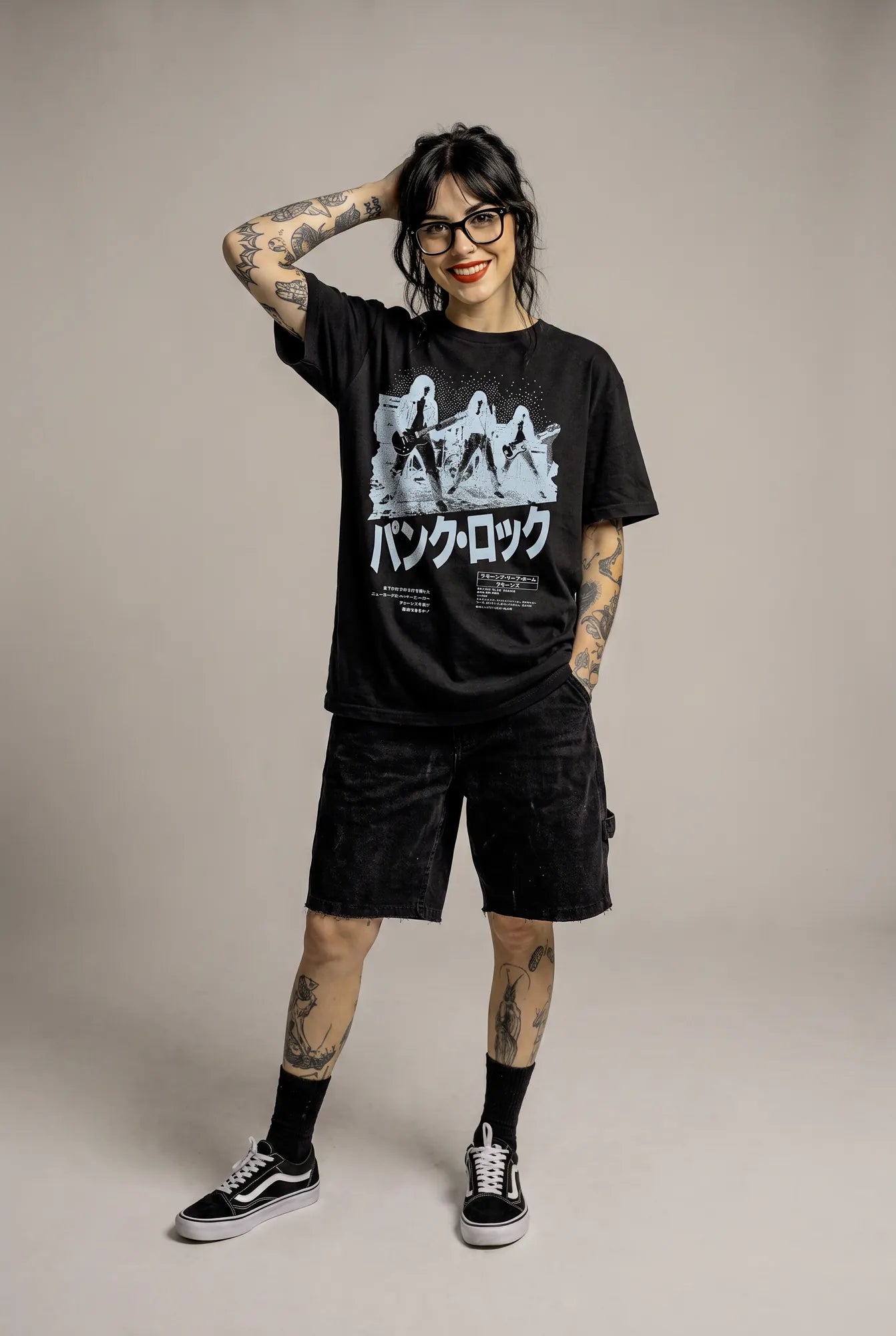 Camiseta Oversized Ramones Feminina Preto