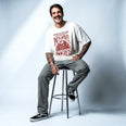 Camiseta Oversized Vivemos no Capitalismo Masculina Off-White