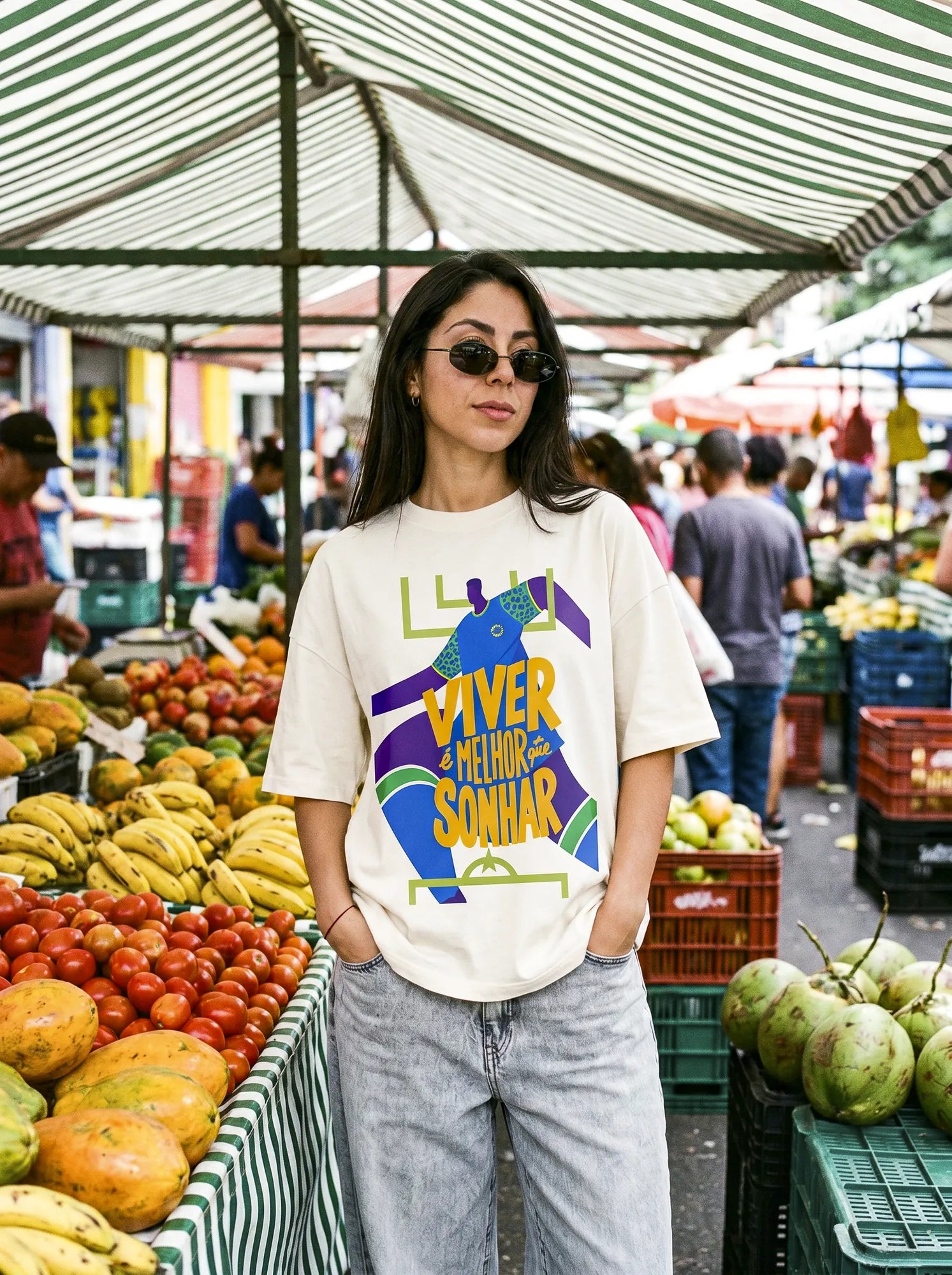 Camiseta Oversized Viver é melhor que sonhar Feminina Off-White