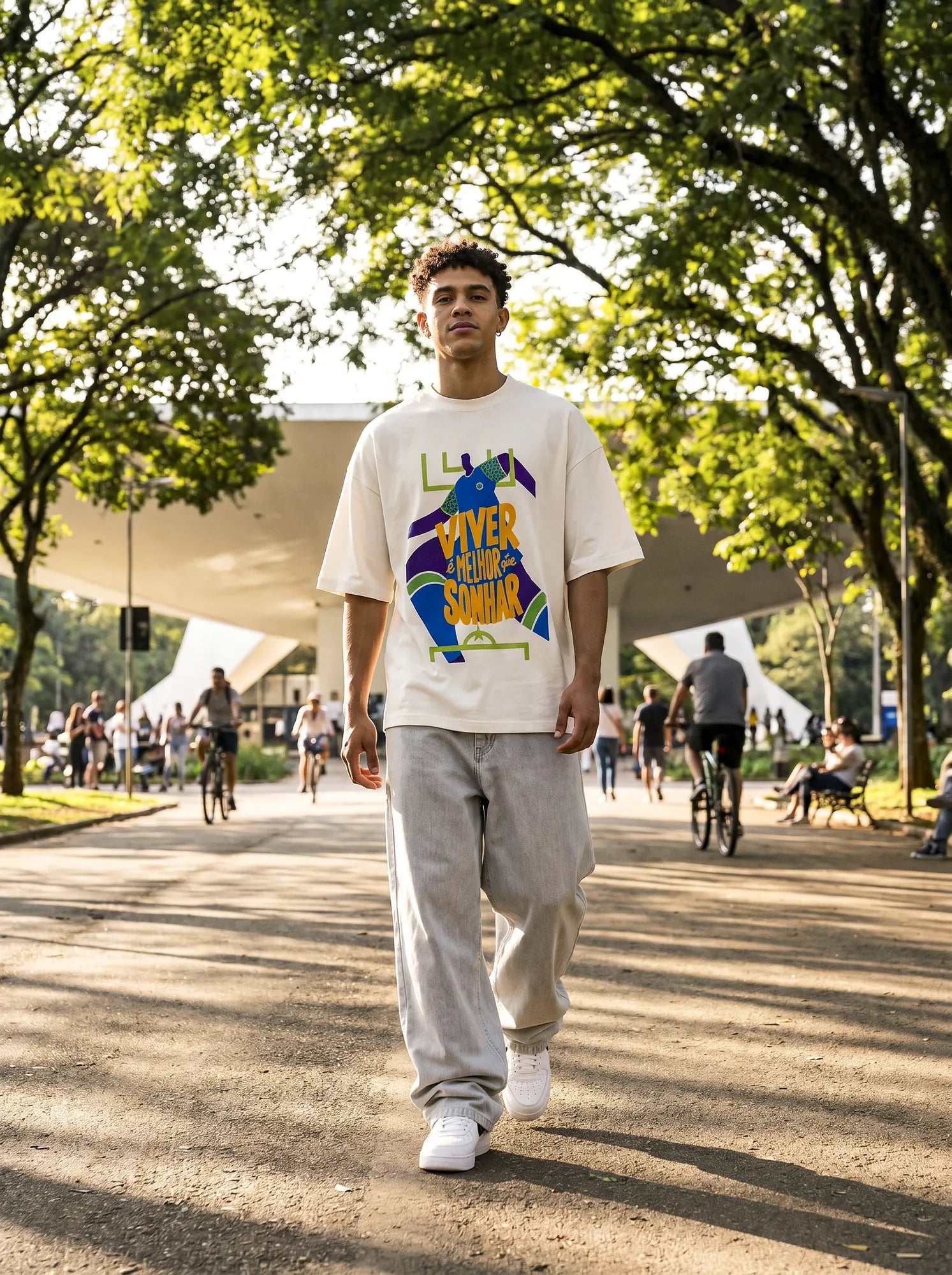 Camiseta Oversized Viver é melhor que sonhar Masculina Off-White