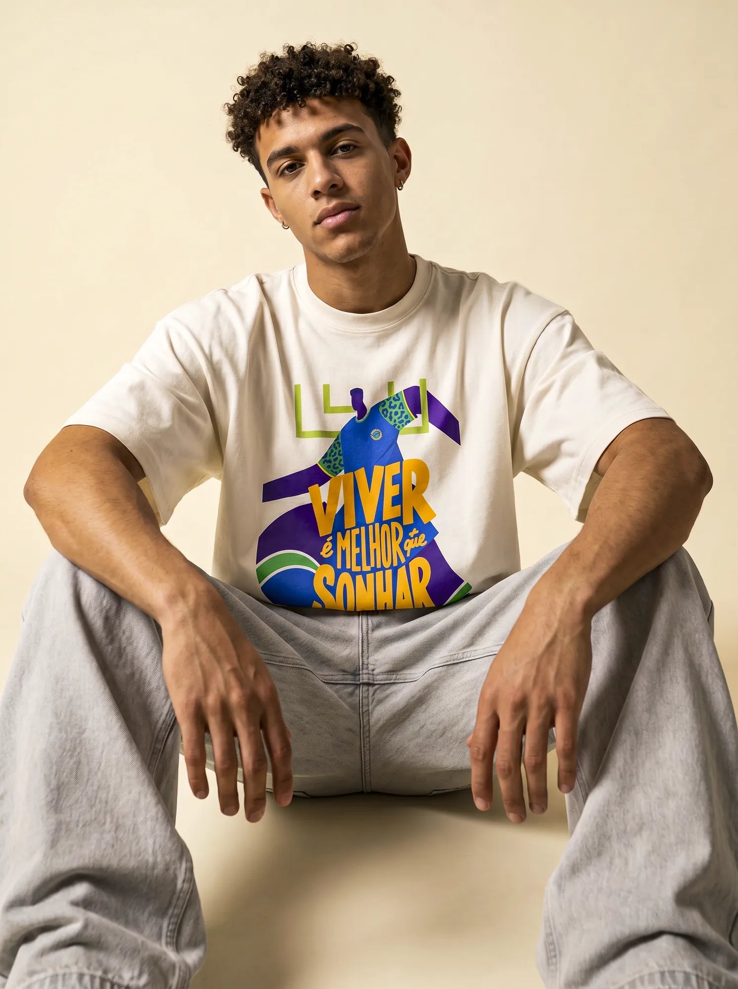 Camiseta Oversized Viver é melhor que sonhar Masculina Off-White