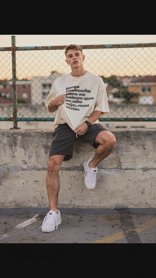 Camiseta PEÇO PROTEÇÃO PELAS COISAS QUE NÃO VEJO, MAS SINTO Oversized
